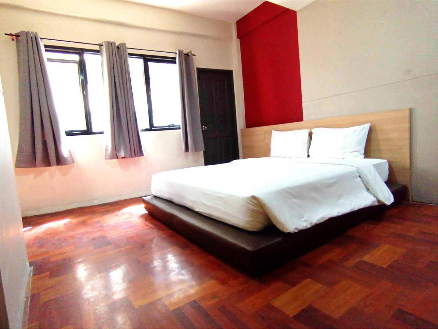 Go Inn Silom Bts Surasak X โกอินน์ สีลม บีทีเอส สถานีสุรศักดิ์ Bangkok Bagian luar foto