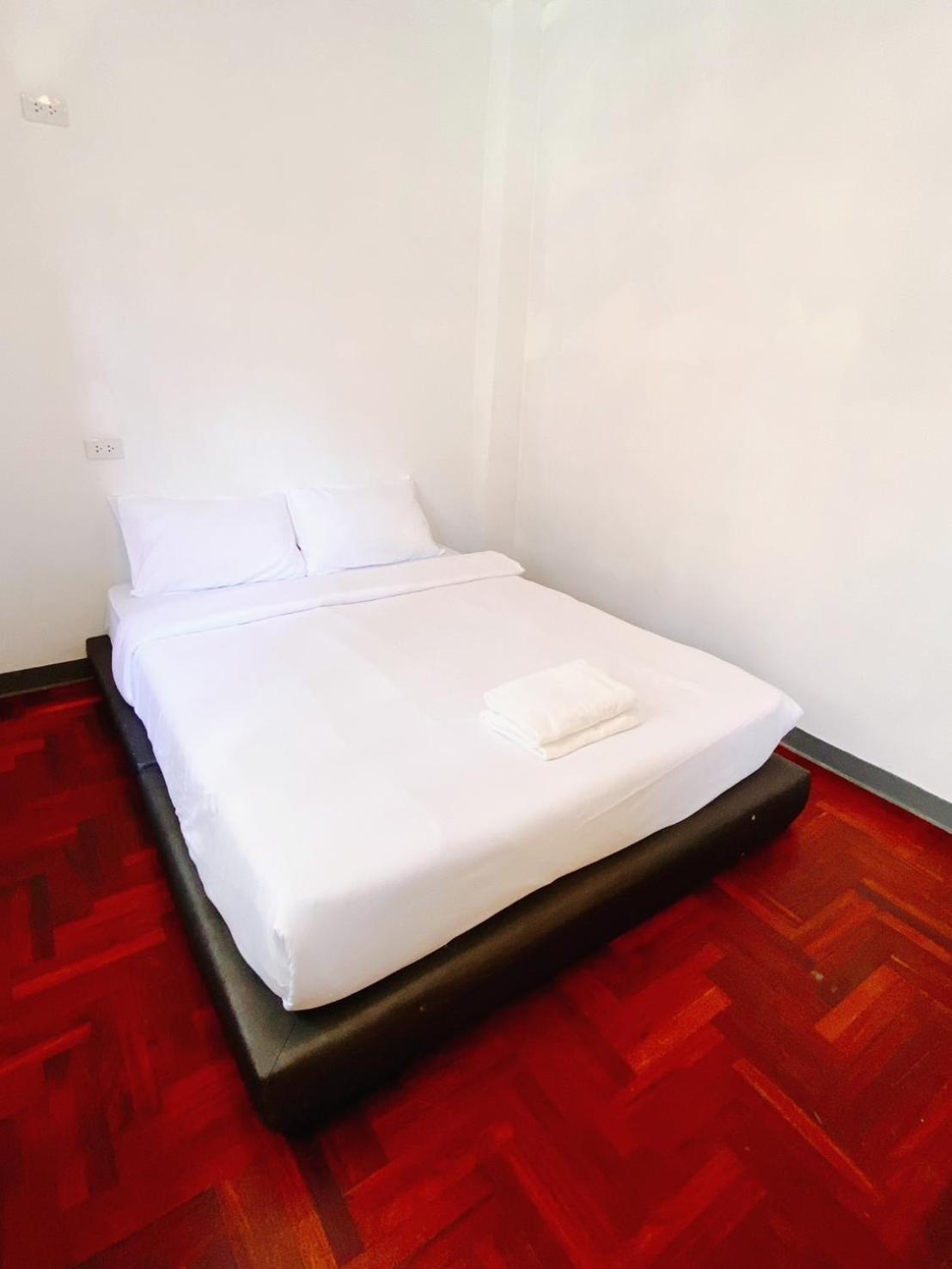 Go Inn Silom Bts Surasak X โกอินน์ สีลม บีทีเอส สถานีสุรศักดิ์ Bangkok Bagian luar foto